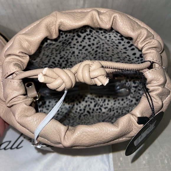 Vegan Leather Handbag & Cosmetic Bag 2-Piece Set - Picture 5 of 14